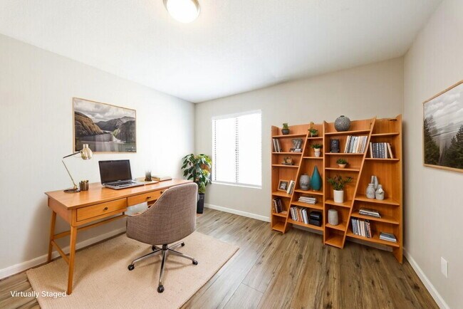 Building Photo - 6630 W Poinsettia Dr
