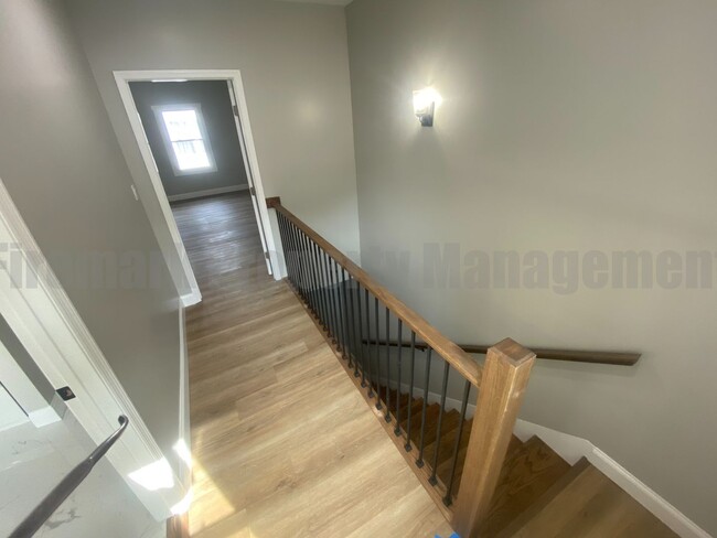 Building Photo - Newly Renovated Home Available NOW in Chat...