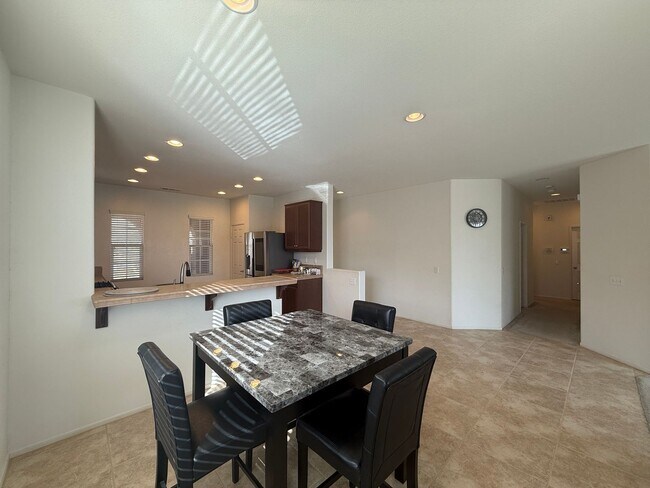 Building Photo - West Palmdale 3 Bedroom Home