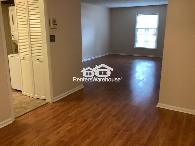 Building Photo - 6700 Roswell Rd NE