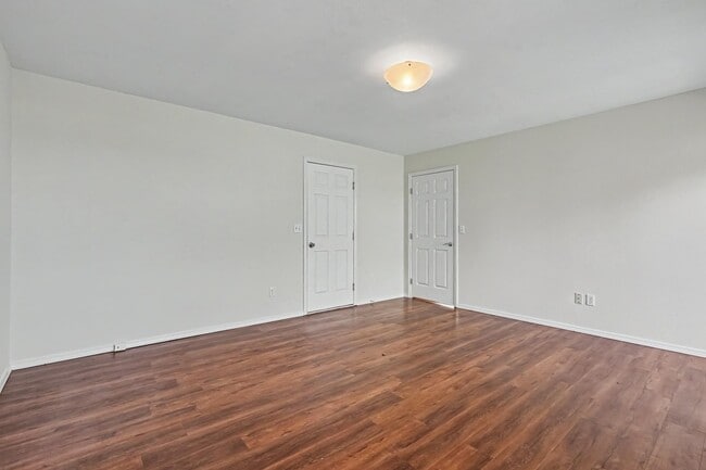 Building Photo - 2463 N Stone Pl