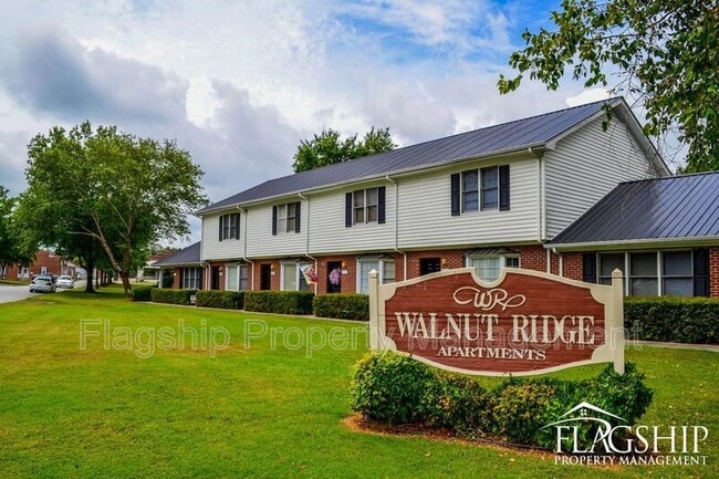 Building Photo - 3412-D N Walnut St