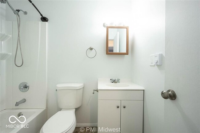 Building Photo - 4881 300W