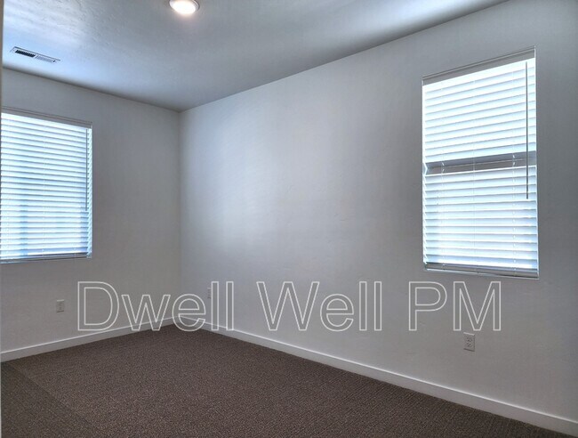 Building Photo - 362 N Lagrasse Ln