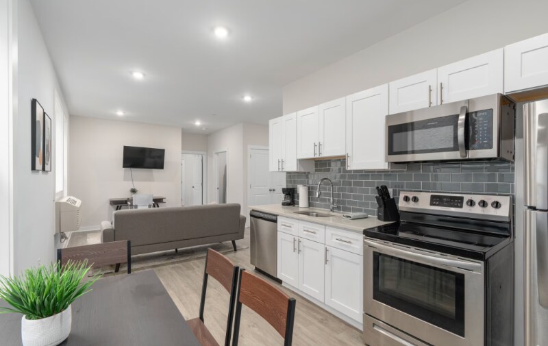 Building Photo - 1522-1532 W Girard Ave