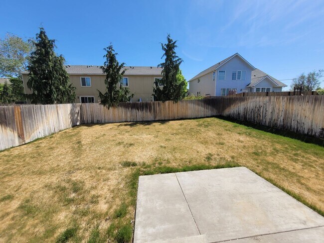 Building Photo - 511 Sandalwood Pl