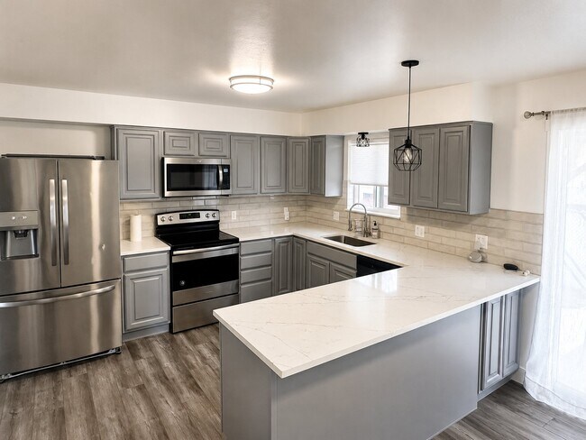 Building Photo - 1151 Helen