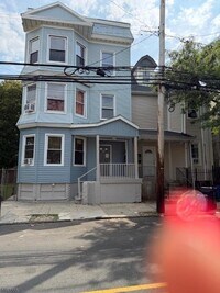Building Photo - 92 S 8th St
