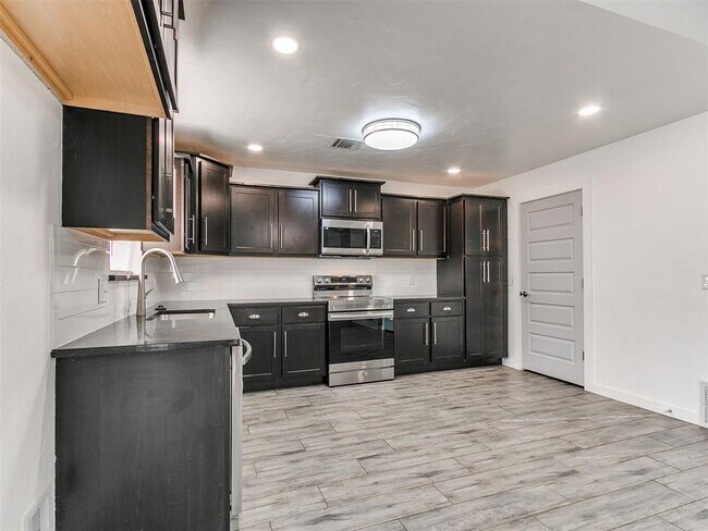 Building Photo - 2808 SW 88th St