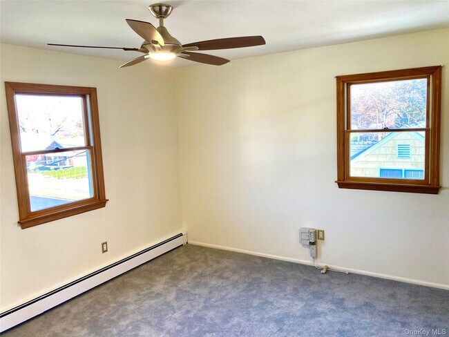 Building Photo - 12 Soundview Ave