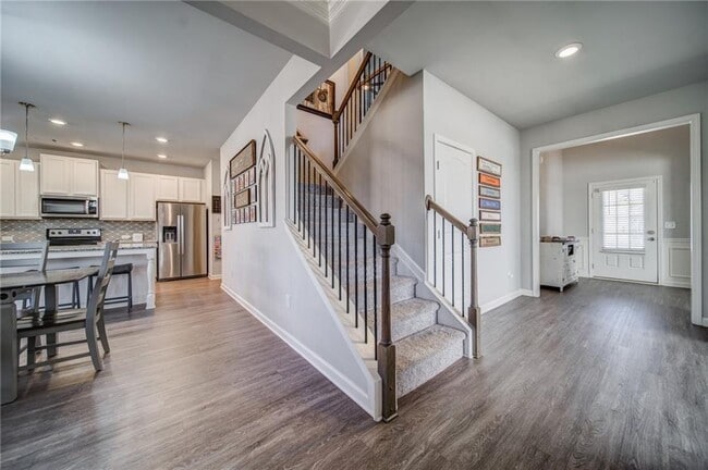Building Photo - 7661 Silk Tree Pointe