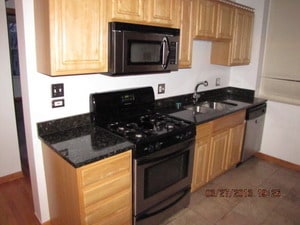 Building Photo - MUST SEE 2BEDROOM/1BATH CONDO WASHER & DRYER, CLOSE TO THE L TRAIN IN ALBANY PARK! AVAILABLE 6/5/26