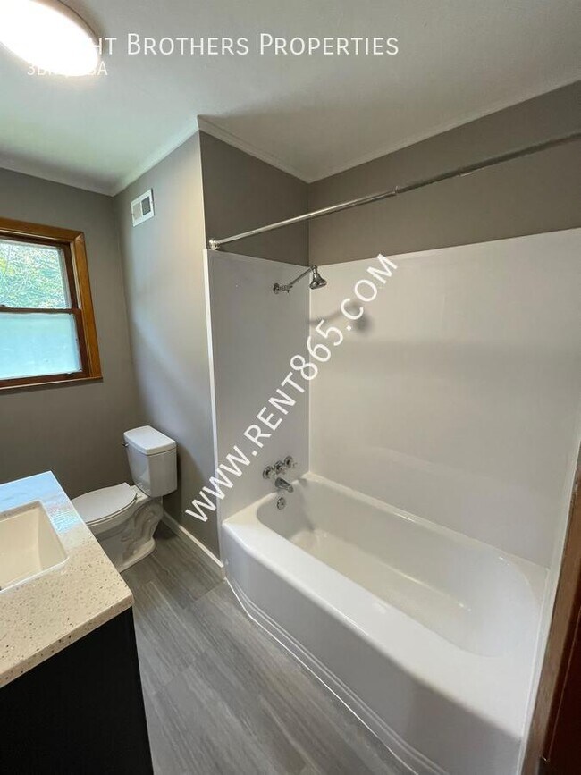 Building Photo - 4709 Lonas Dr