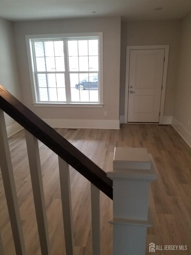 Building Photo - 4403 Thompson Dr