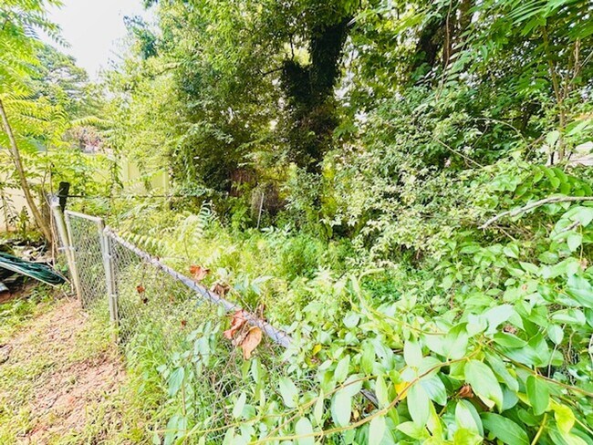 Building Photo - MOVE IN SPECIAL- $300 Off First Month's Rent-MOVE IN READY BRICK HOME!