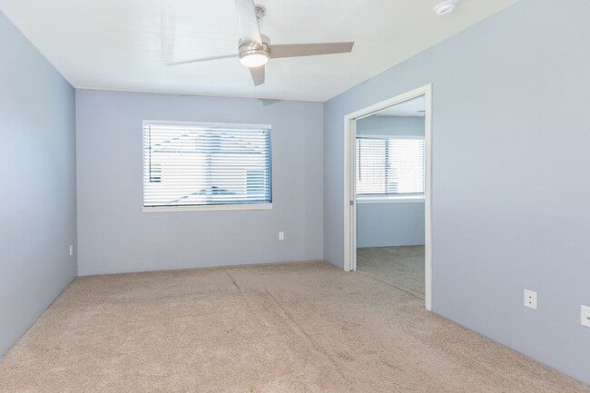 Building Photo - 3 bedroom, 2.5 bath, Garage Parkside by Gentry