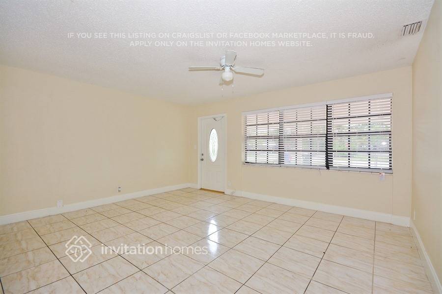 Building Photo - 3792 SW 19th St