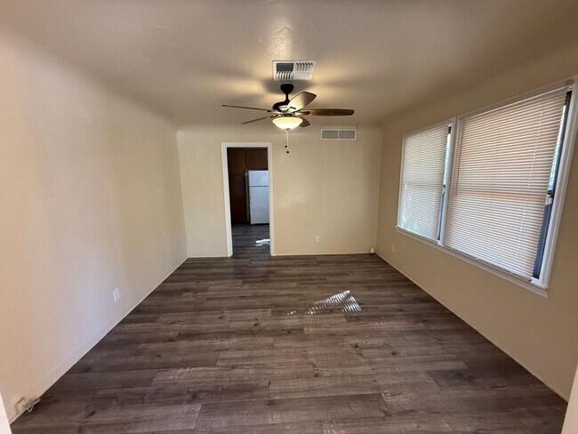 Building Photo - 334 B St