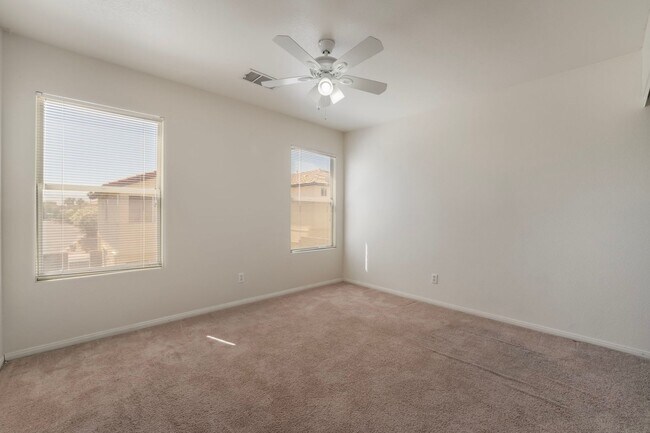 Building Photo - Beautiful Home in a Corner Lot!