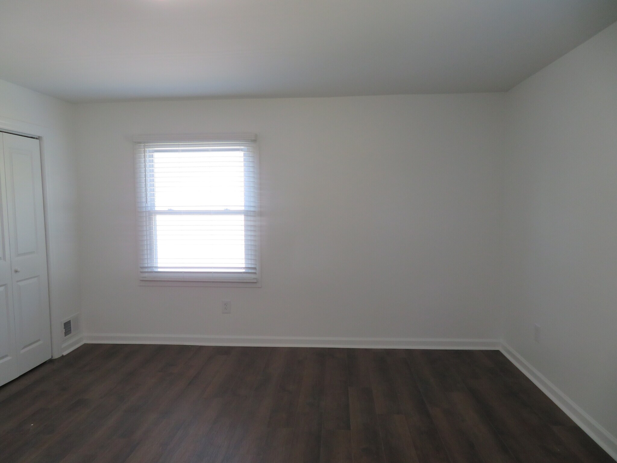Building Photo - 7895 Pavilion Dr