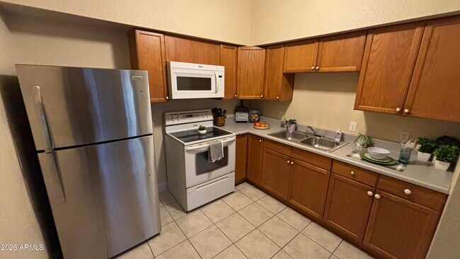 Building Photo - 1301 W 3rd St