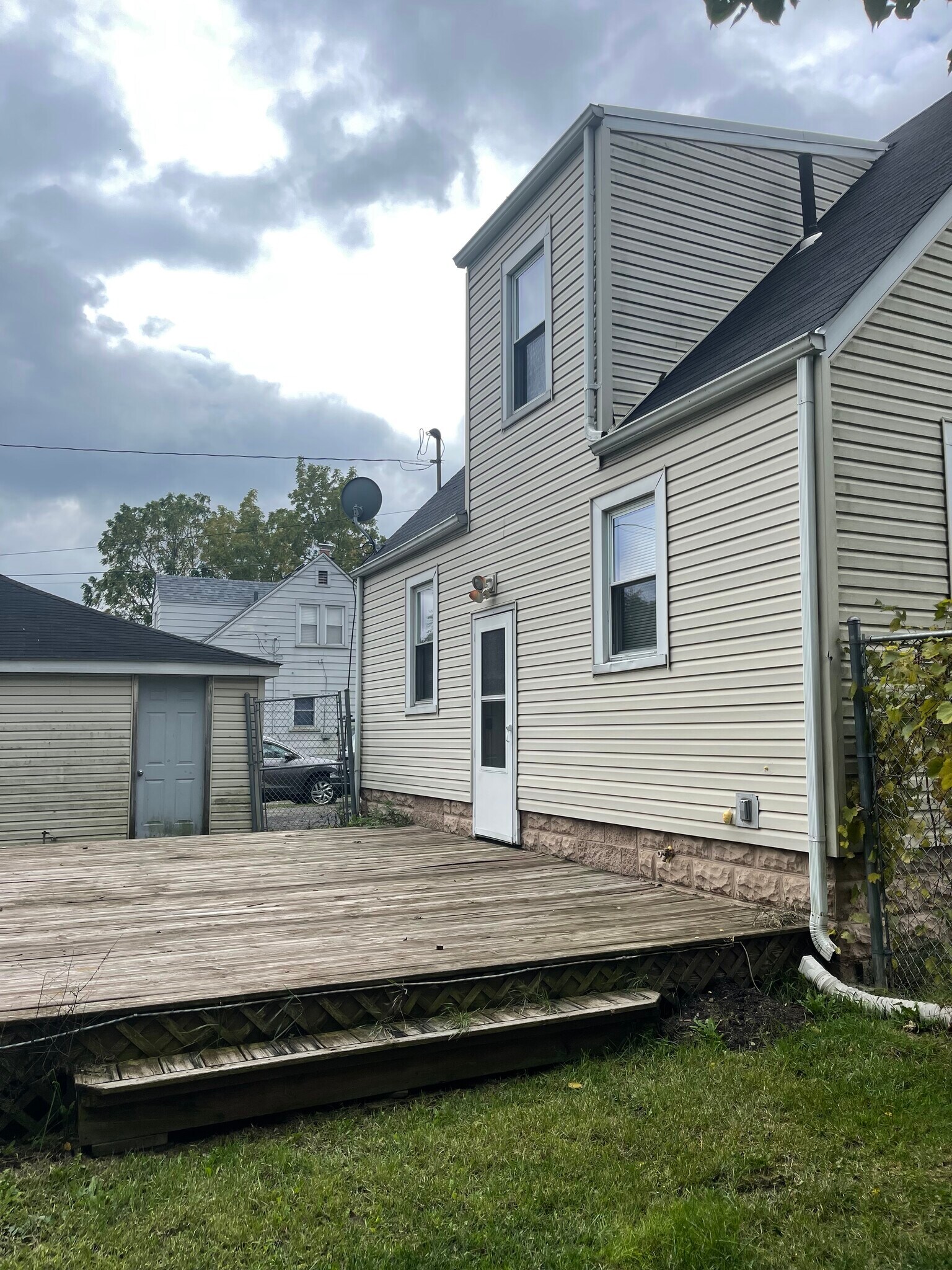 Building Photo - 8215 Rutledge St