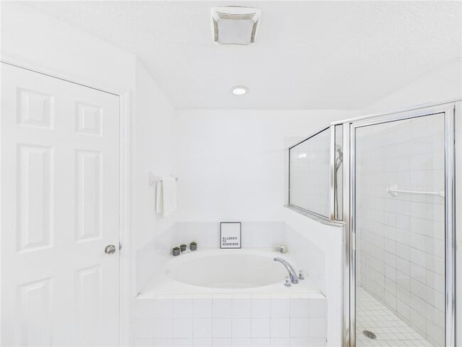 Building Photo - 8135 100th Ave