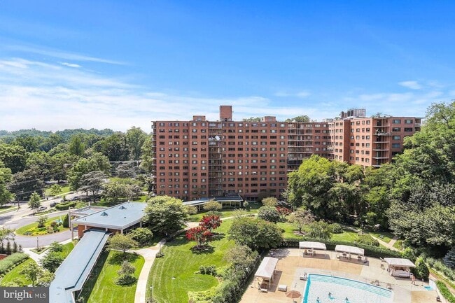 Building Photo - 4201 Cathedral Ave NW