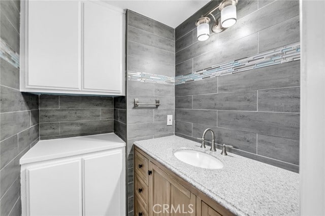 Building Photo - 1217 W 168th St