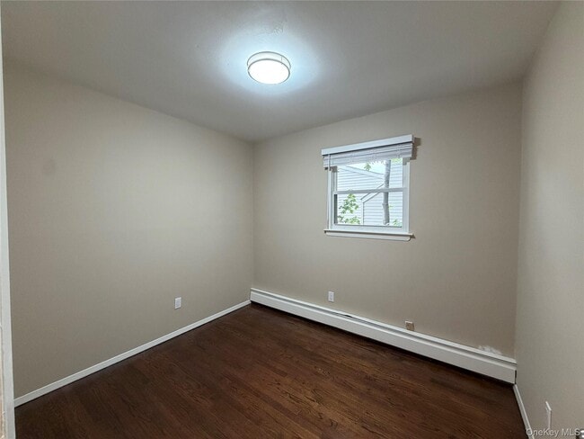 Building Photo - 40 Edgewood Rd