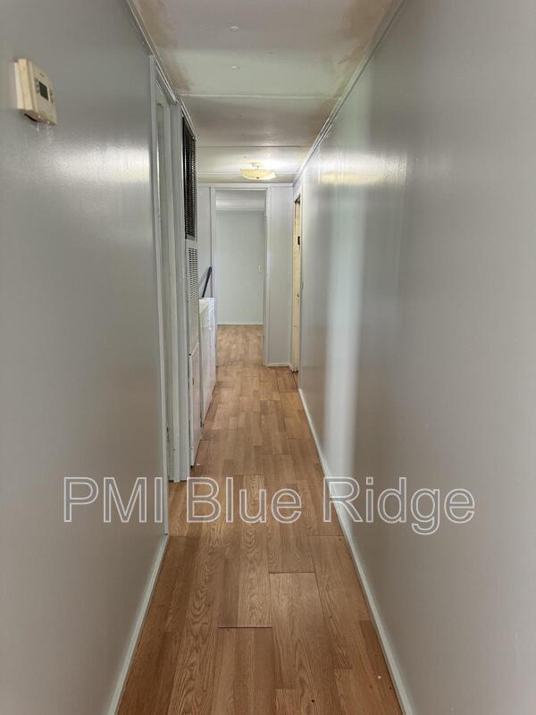 Building Photo - 40 Mcilwain Rd