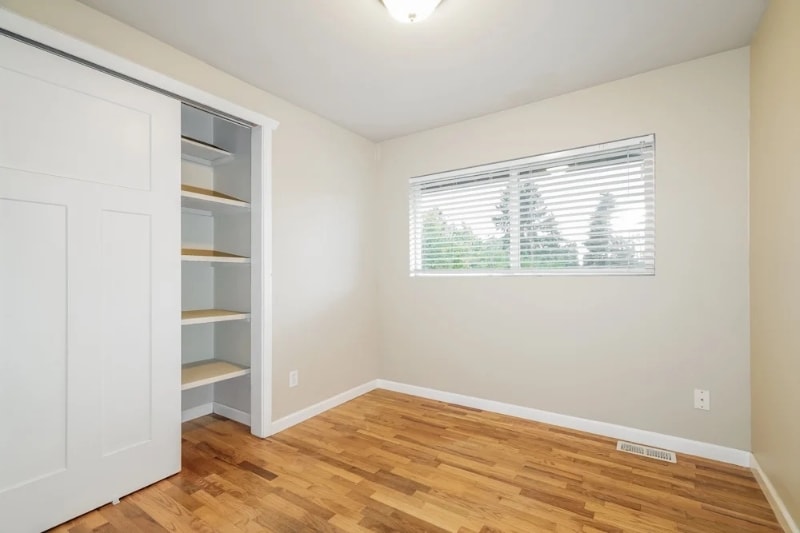 Building Photo - 23048-23016 16th Ave S