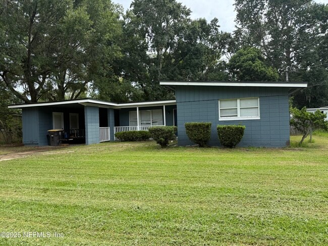 Primary Photo - 1015 Busac Ave