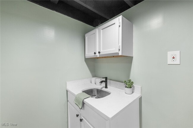 Building Photo - 574 Huntmere Dr
