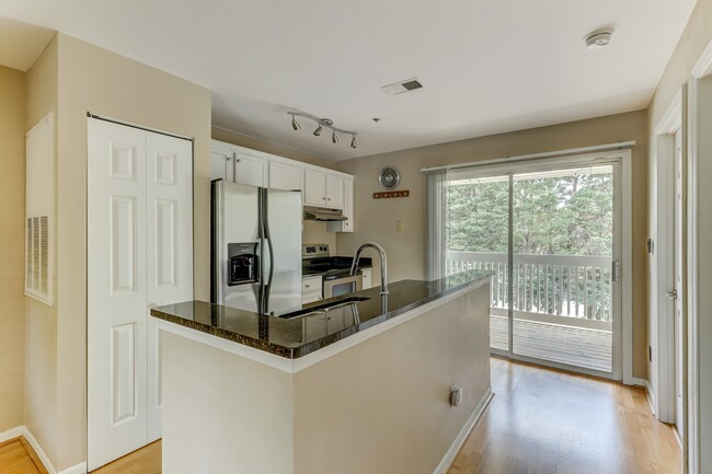 Building Photo - 501 Olmsted Park Pl