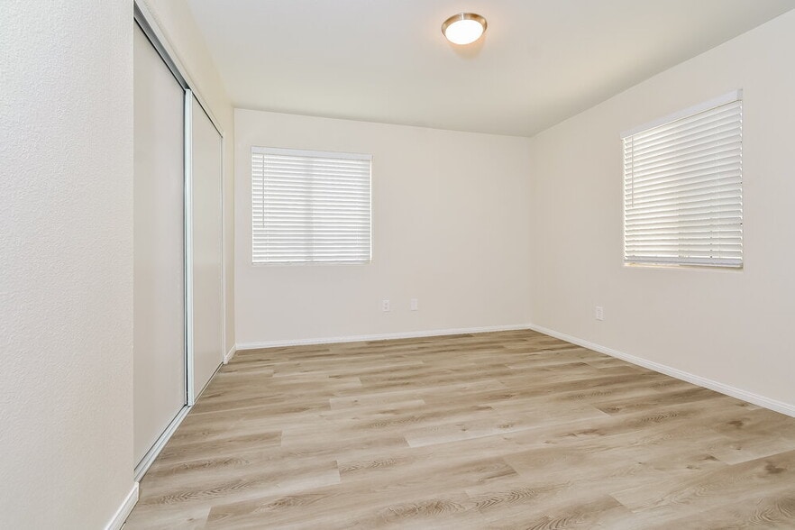 Building Photo - 5900 Taj Mahal Dr