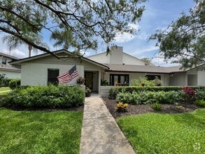 Building Photo - Audubon Park 2/2 Corner Unit Villa with La...