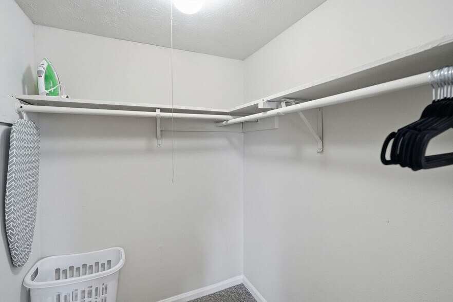 Building Photo - 1314 Stone Mill Ct