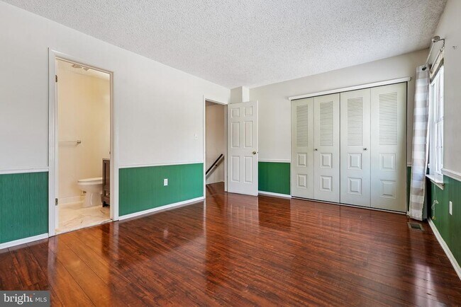 Building Photo - 8 Marsh Ct