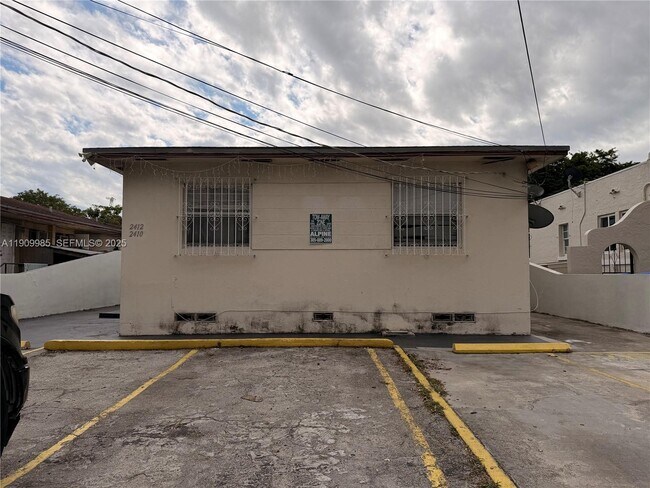 Building Photo - 2412 NW 34th St