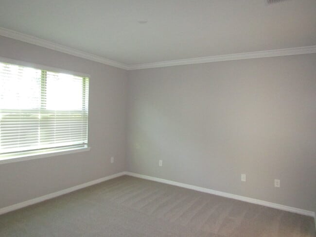 Building Photo - 148 Soliera St