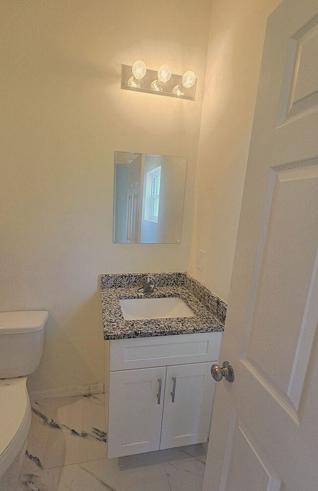 Building Photo - CORNER DULEX-PRIME LOCATION-THREE BEDROOM, TWO BATH, ONE CAR DUPLEX