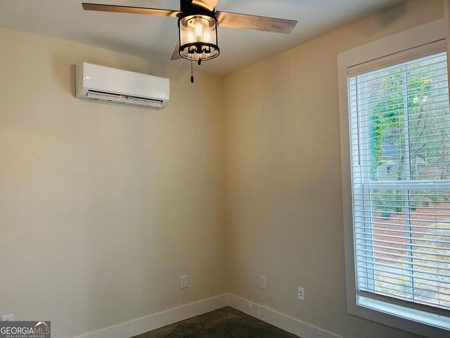 Building Photo - 102 Gardenia Ln