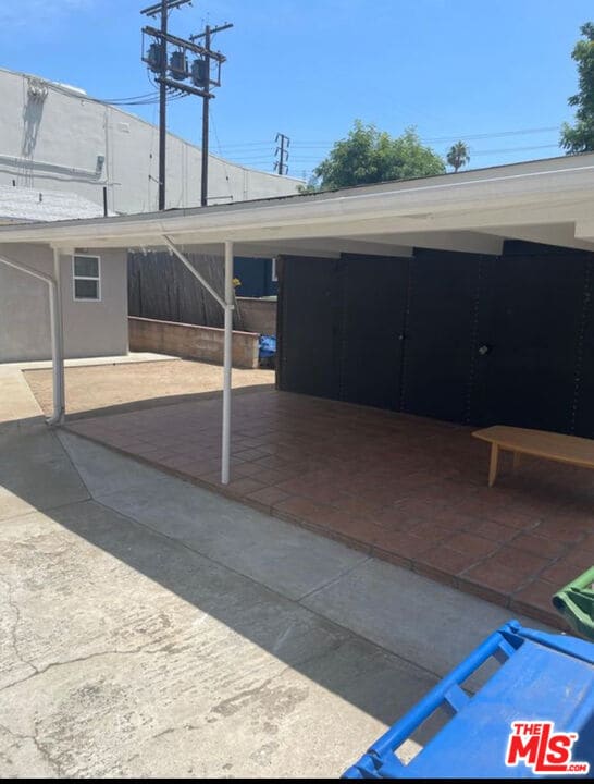 Building Photo - 4922 Genevieve Ave