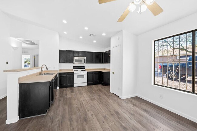 Building Photo - 3680 W Ostler St