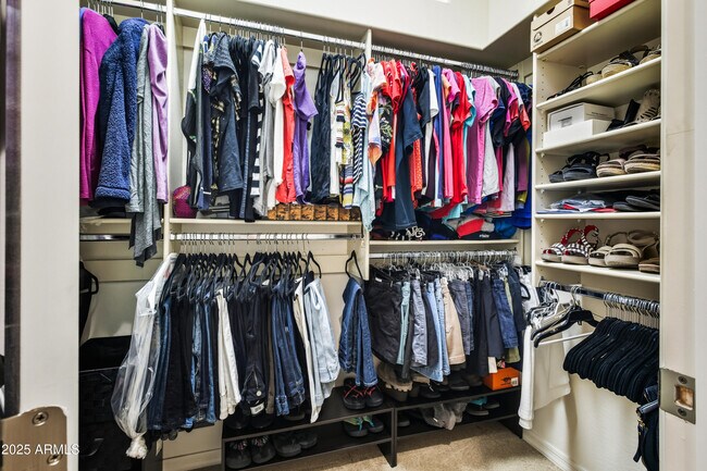 Building Photo - 10637 E Blanche Dr