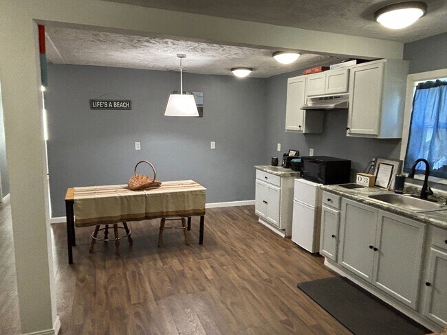 Building Photo - 3bed/1 bath