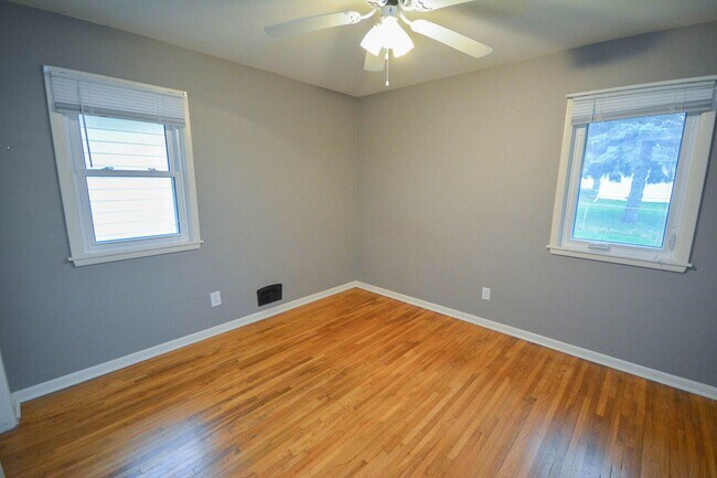 Building Photo - 3br ranch style home near Sunset Terrace Elementary!