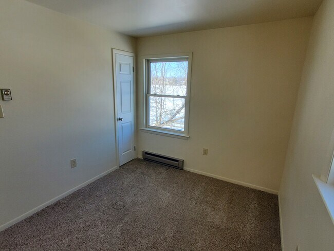 2nd Bedroom - 35 Princeton Ave