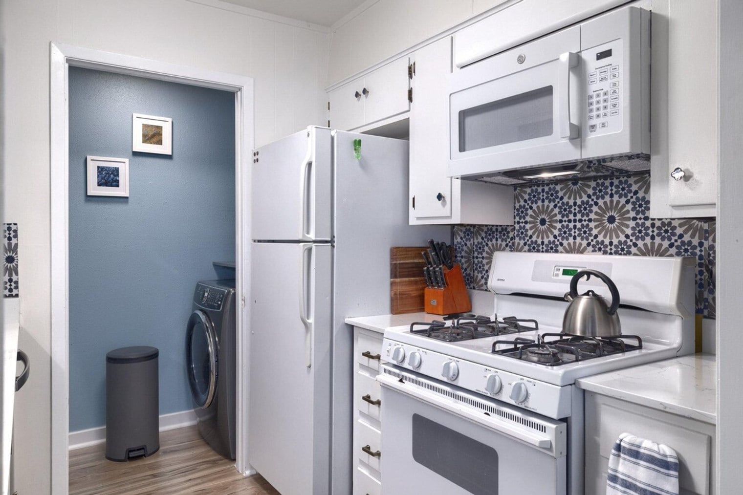 Building Photo - 2806 Rae Dell Ave